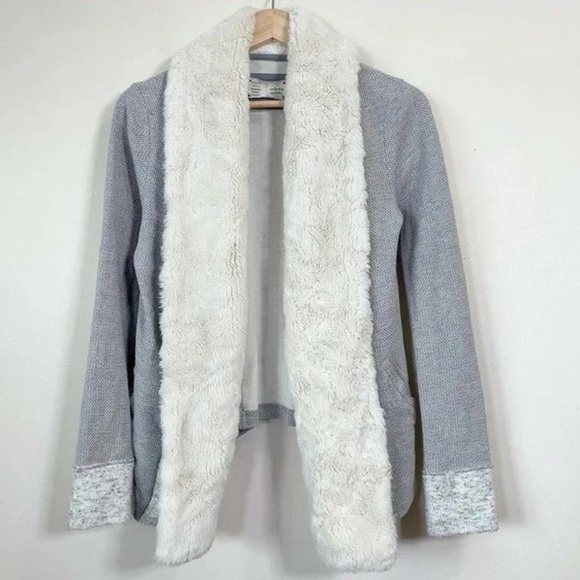 Anthropologie Sweaters - Anthropologie Moth Faux Fur Trim Open Front Cardigan – Gray – Size XS